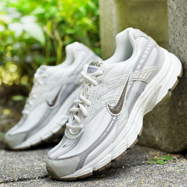 送料無料 ナイキ スニーカー レディース NIKE イニシエーター シューズ