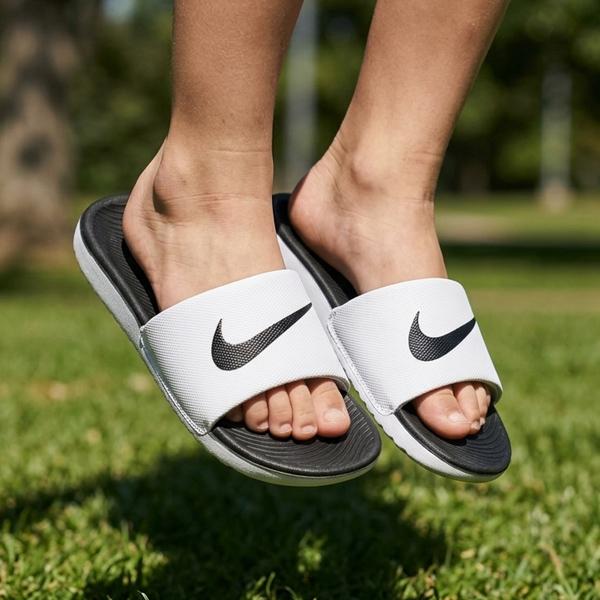 Nike スポーツサンダル ブラック/ホワイト ナイキ スポーツサンダル キッズ NIKE カワ スライド GS/PS サンダル