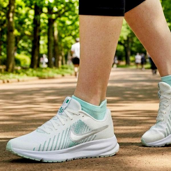 2026夏新作 送料無料 ナイキ ランニングシューズ レディース NIKE
